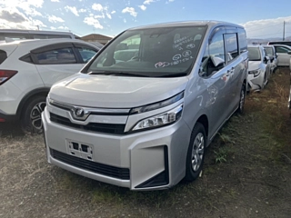 TOYOTA VOXY 2017