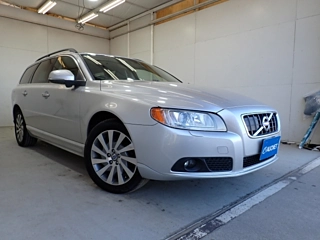 VOLVO V70 2011