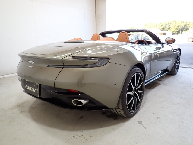 ASTON MARTIN DB11 2021