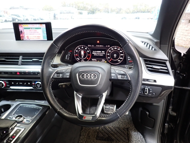AUDI Q7 2017