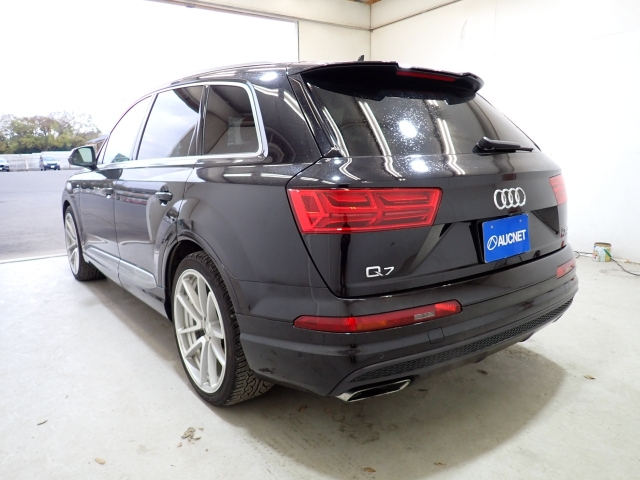 AUDI Q7 2017