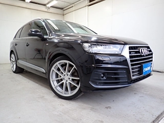 AUDI Q7 2017