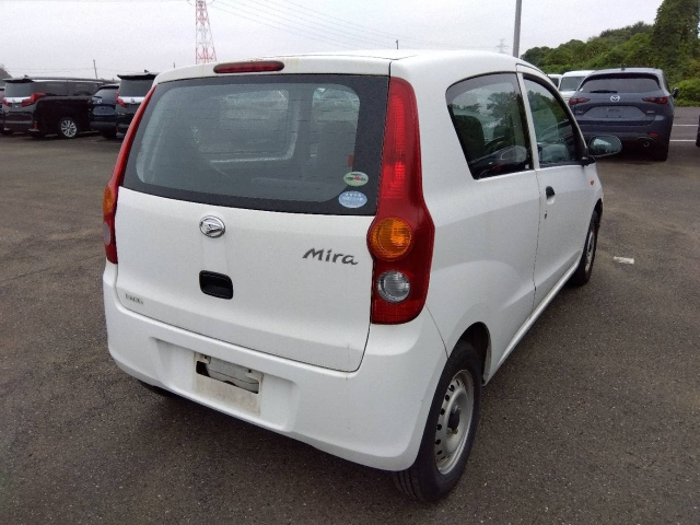 DAIHATSU MIRA 2011