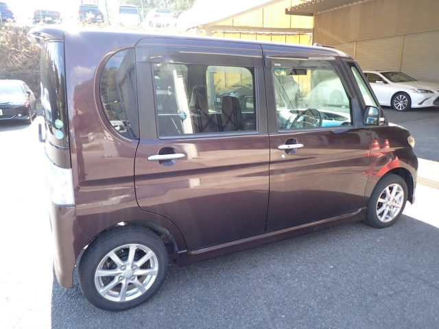 DAIHATSU TANTO 2013