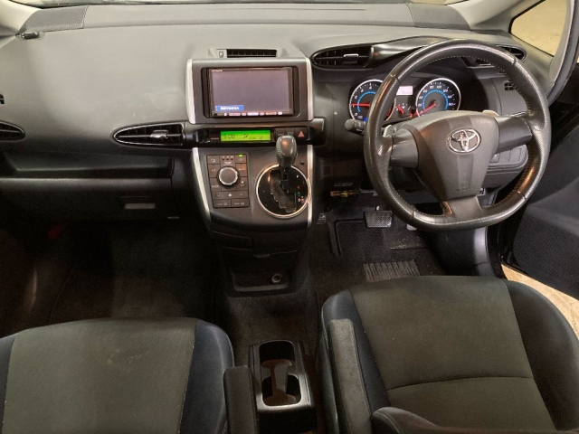 TOYOTA WISH 2009