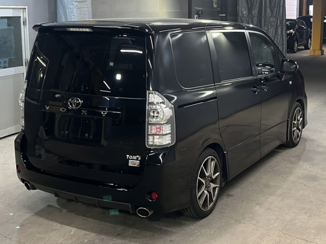 TOYOTA VOXY 2012