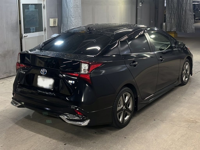 TOYOTA PRIUS 2021