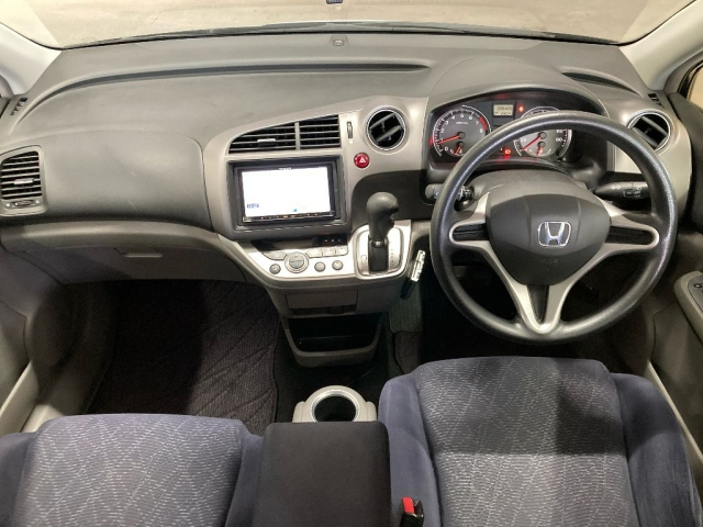 HONDA STREAM 2010