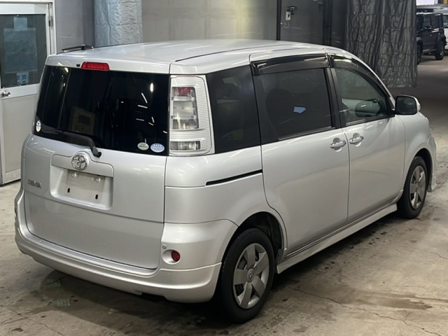 TOYOTA SIENTA 2011