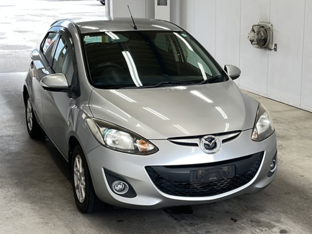 MAZDA DEMIO 2011