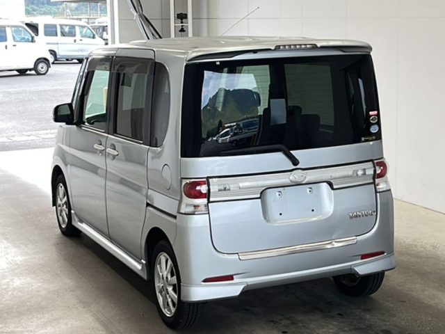 DAIHATSU TANTO 2009