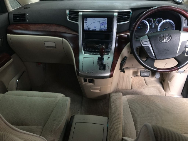 TOYOTA VELLFIRE 2008