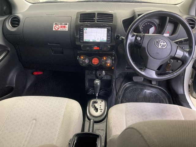 TOYOTA IST 2008