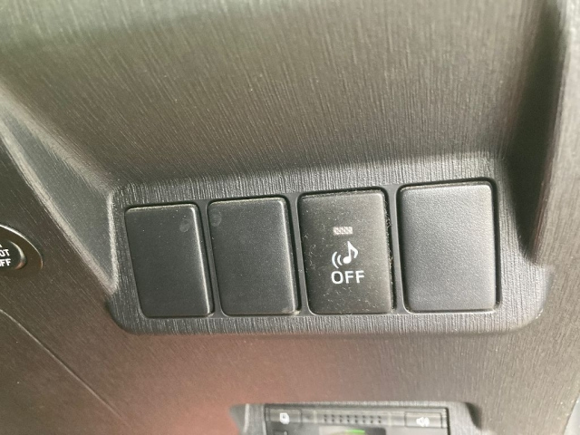 TOYOTA PRIUS ALPHA 2016