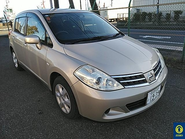 NISSAN TIIDA 2011