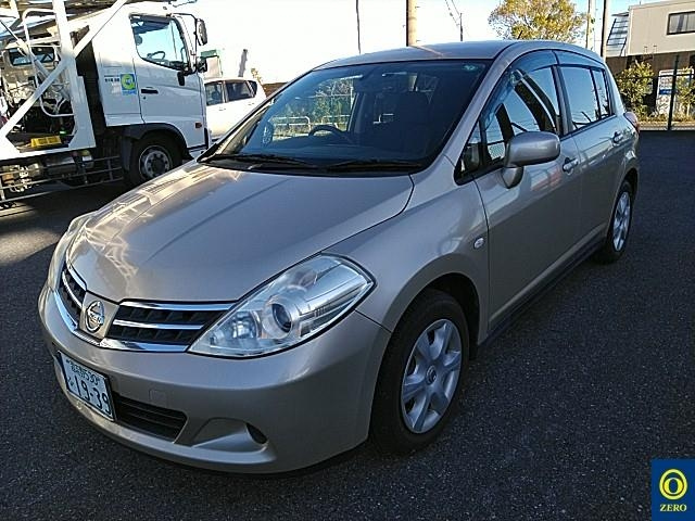 NISSAN TIIDA 2011