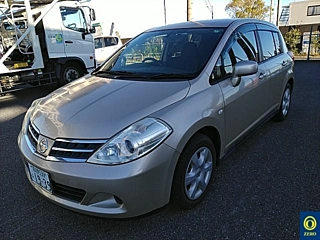 NISSAN TIIDA 2011