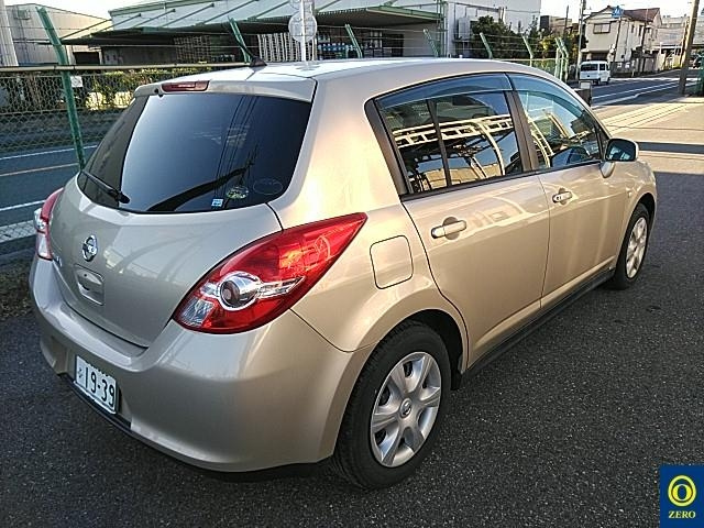NISSAN TIIDA 2011