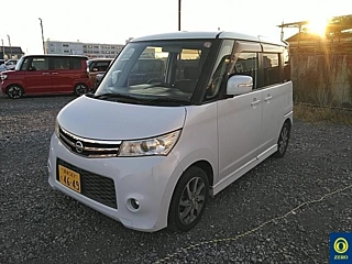 NISSAN ROOX 2010