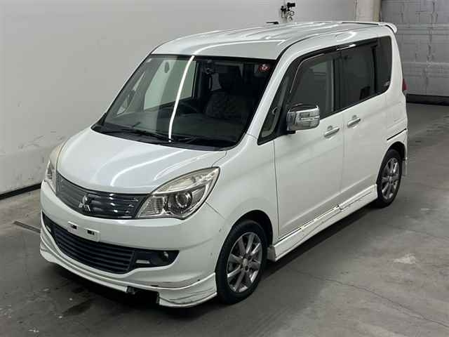 MITSUBISHI DELICA D2 2012