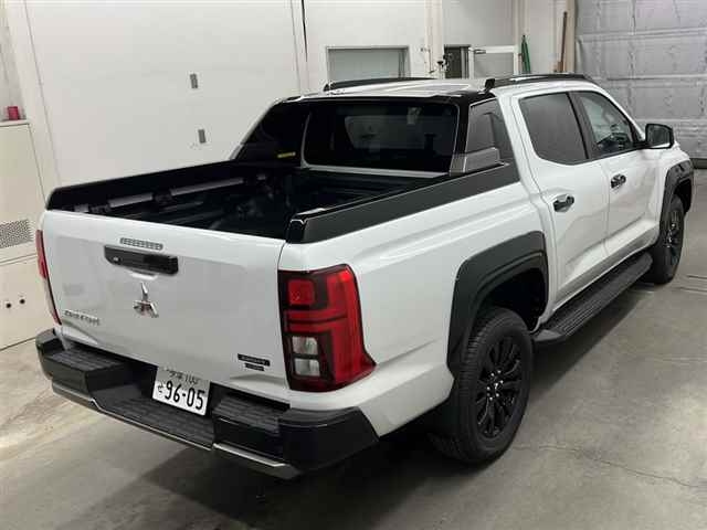 MITSUBISHI TRITON 2025