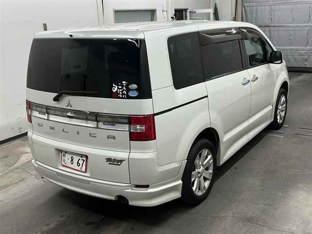 MITSUBISHI DELICA D5 2012