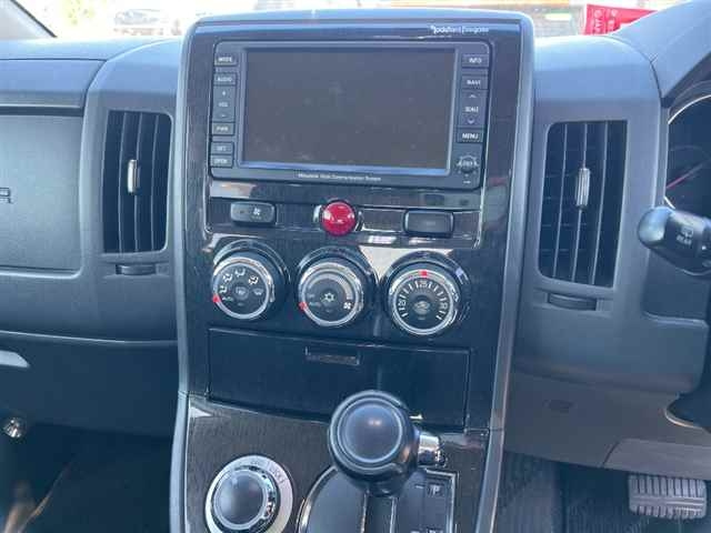 MITSUBISHI DELICA D5 2012