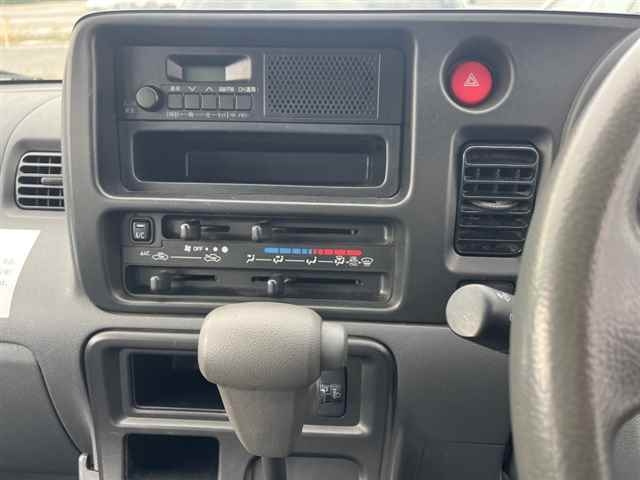 DAIHATSU HIJET VAN 2017