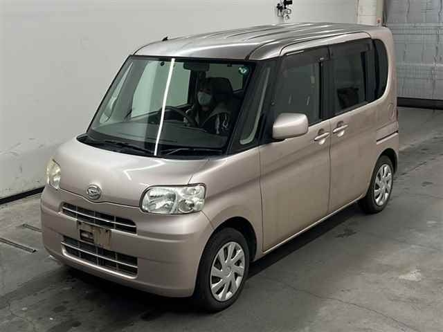 DAIHATSU TANTO 2010