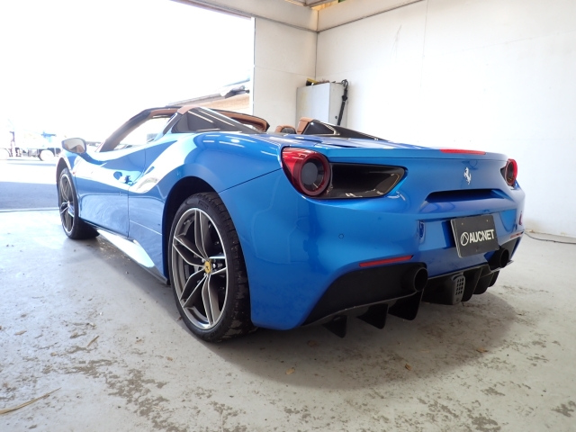 FERRARI 488 2016
