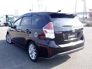 TOYOTA PRIUS ALPHA 2014