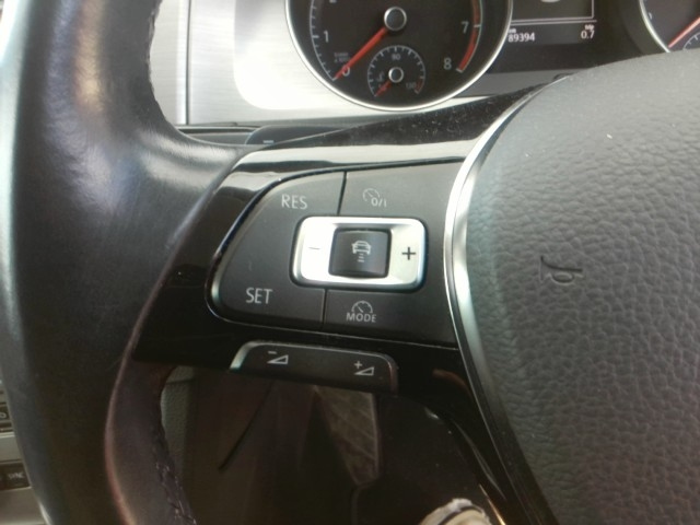 VOLKSWAGEN GOLF 2015