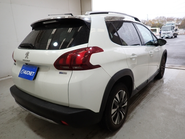 PEUGEOT 2008 2016