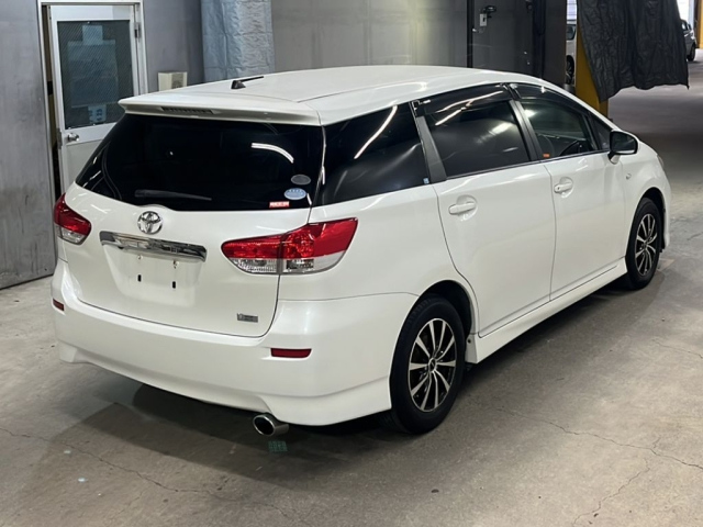 TOYOTA WISH 2011