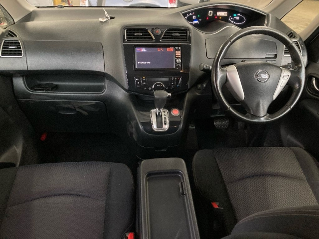 NISSAN SERENA 2013
