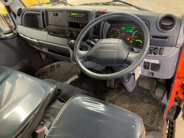 MITSUBISHI CANTER 2011