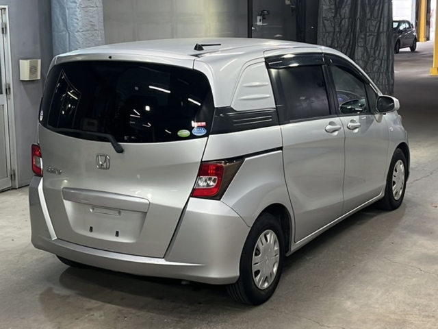 HONDA FREED 2010
