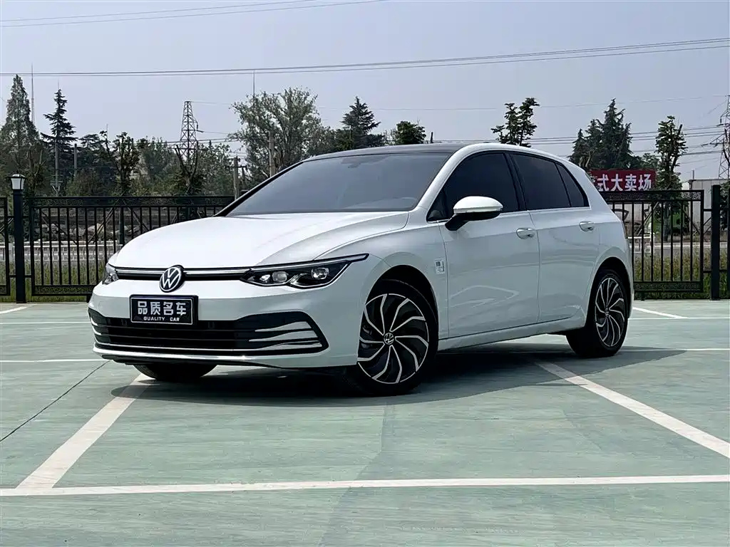 VOLKSWAGEN GOLF 2021