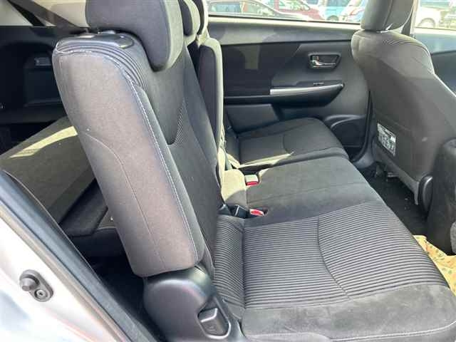 TOYOTA PRIUS ALPHA 2015