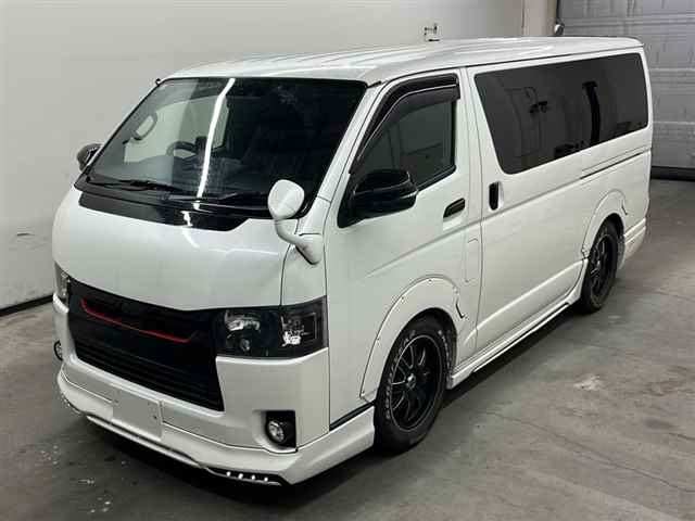 TOYOTA HIACE VAN 2020