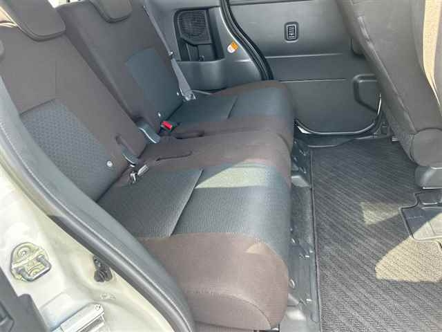 TOYOTA ROOMY 2022