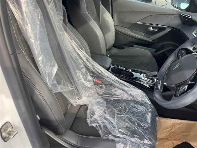 PEUGEOT 2008 2021