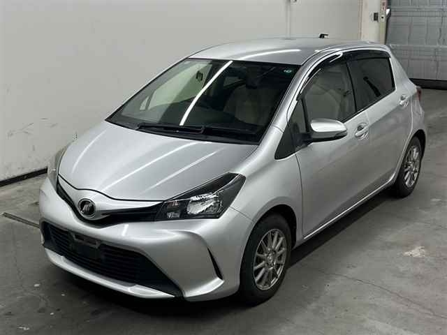 TOYOTA VITZ 2014
