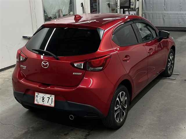 MAZDA DEMIO 2016