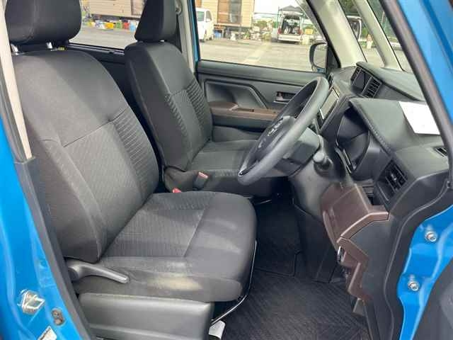 TOYOTA ROOMY 2017