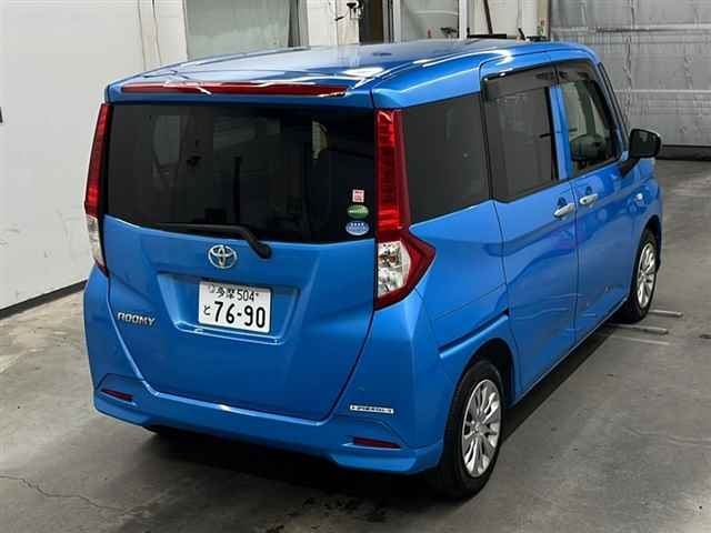 TOYOTA ROOMY 2017