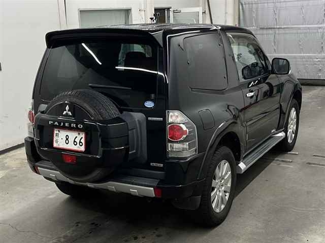 MITSUBISHI PAJERO 2010