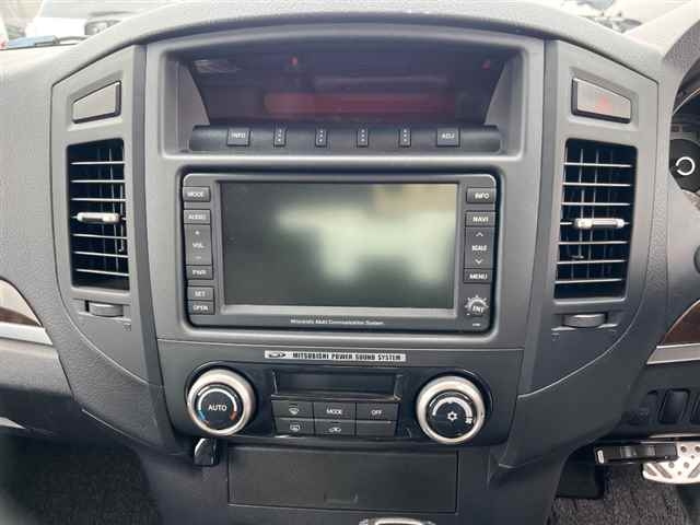 MITSUBISHI PAJERO 2010