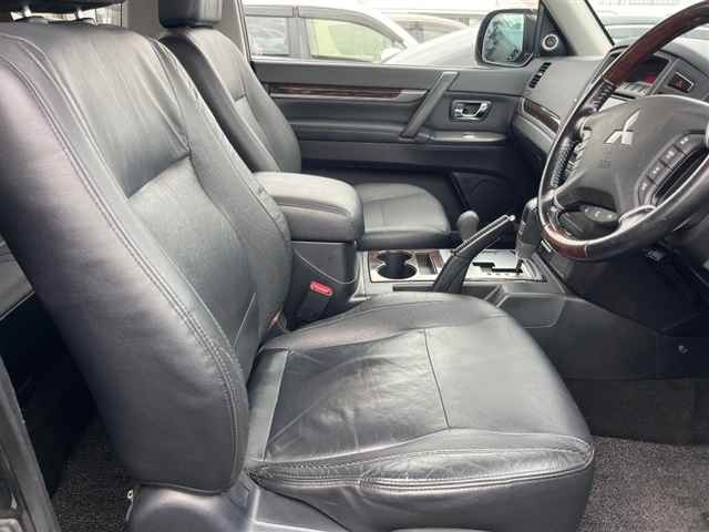 MITSUBISHI PAJERO 2010