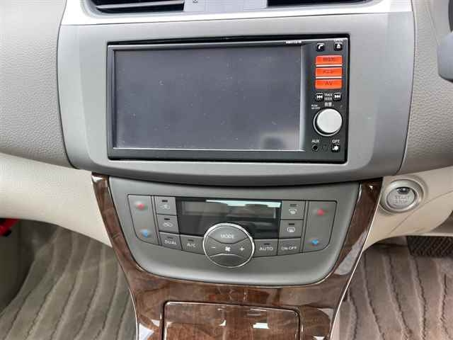 NISSAN SYLPHY 2013